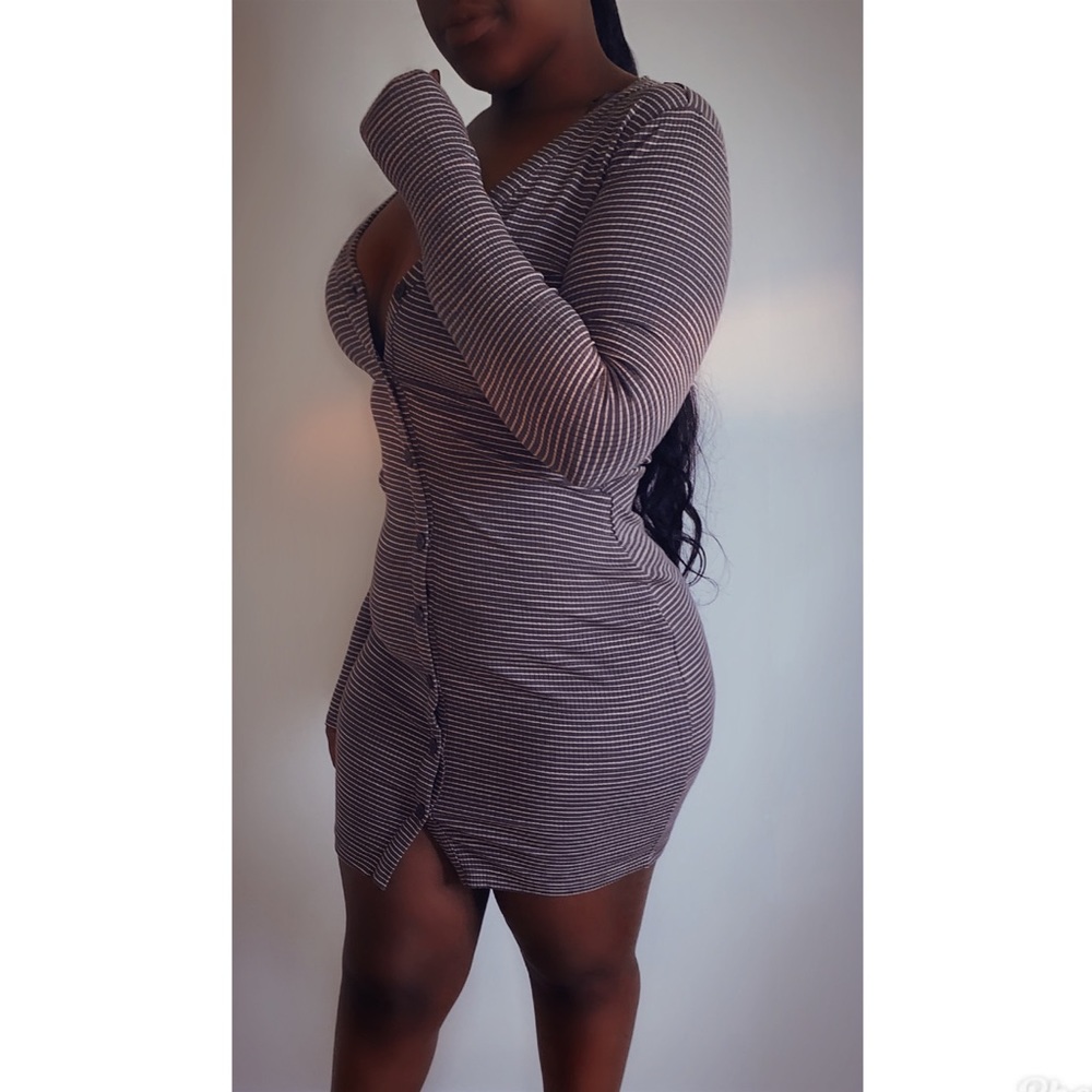 Cute V-Neck Striped Sweater Dress in Gray/White